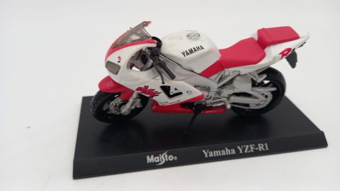 Maisto Yamaha YZF-R1 1/24, senza scatola originale