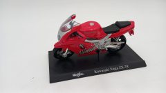 Maisto Kawasaki Ninja ZX-7R 1/24, senza scatola originale - scala 1:24