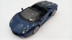 Maisto Lamborghini LP700-4 Roadster 1/24, presenta qualche piccolo segno, senza scatola originale - scala 1:24