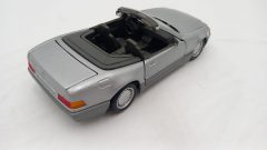 Maisto Mercedes-Benz 500 SL1989 1/24, senza scatola originale - foto 2