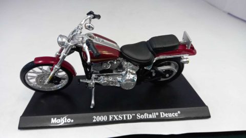 Maisto Harley Davidson FXSTD Softail Deuce 2000 1/18, senza scatola originale