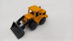Majiorette trattore caricatore frontale 1/87, normali segni del tempo, senza scatola originale - scala 1:87