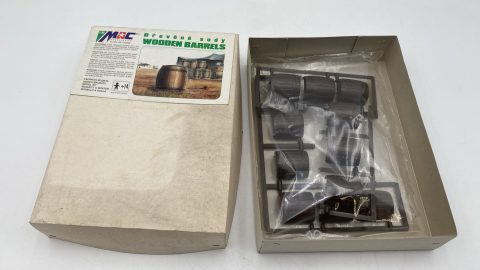 MAC Distribution Wooden Barrels 1/35 kit di montaggio barili