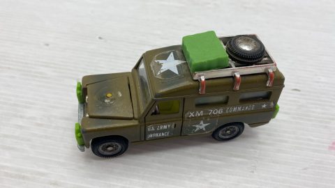Mebetoys Land Rover 1/43 senza scatola originale, leggermente rovinata alcune parti mancanti