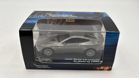 Minichamps Aston Martin V12 Vanquish James Bond Collection 1/43