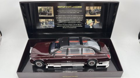 Minichamps Bentley State Limousine 2002 1/18