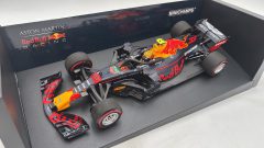 Minichamps Aston Martin Red Bull Racing RB14 Verstappen Winner Austrian GP 2018 1/18 - scala 1:18