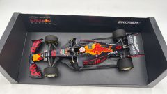Minichamps Red Bull Racing RB15 Verstappen Winner Brazil GP 2019 1/18 - foto 4