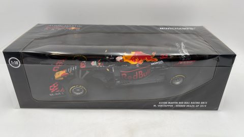 Minichamps Red Bull Racing RB15 Verstappen Winner Brazil GP 2019 1/18