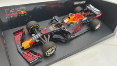 Minichamps Red Bull Racing RB15 Verstappen Winner Brazil GP 2019 1/18 - foto 2
