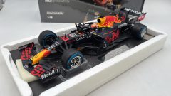 Minichamps Red Bull Racing RB16B Verstappen Winner Belgian GP 2021 1/18 Serie Max Verstappen Webshop - scala 1:18