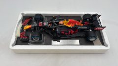 Minichamps Red Bull Racing RB16B Verstappen Winner Belgian GP 2021 1/18 Serie Max Verstappen Webshop - foto 4