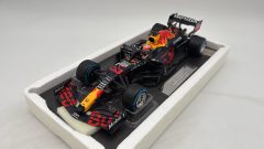 Minichamps Red Bull Racing RB16B Verstappen Winner Belgian GP 2021 1/18 Serie Max Verstappen Webshop - foto 3