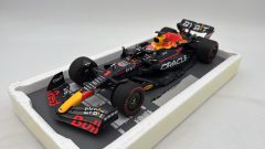 Minichamps Oracle Red Bull Racing RB18 Verstappen Winner Dutch GP 2022 1/18 - foto 3