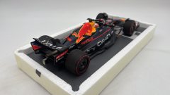 Minichamps Oracle Red Bull Racing RB18 Verstappen Winner Dutch GP 2022 1/18 - foto 6