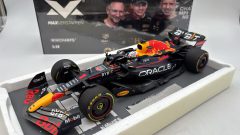 Minichamps Oracle Red Bull Racing RB18 Verstappen Winner United States GP 2022 1/18 Serie Max Verstappen Webshop - scala 1:18