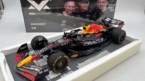 Minichamps Oracle Red Bull Racing RB18 Verstappen Winner United States GP 2022 1/18 Serie Max Verstappen Webshop