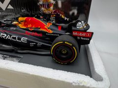 Minichamps Oracle Red Bull Racing RB18 Verstappen Winner Mexico GP 2022 1/18 - foto 5