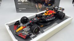 Minichamps Oracle Red Bull Racing RB18 Verstappen Winner Abu Dhabi GP 2022 1/18 Serie Max Verstappen Webshop - scala 1:18