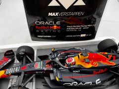 Minichamps Oracle Red Bull Racing RB19 Verstappen Winner Australian GP 2023 1/18 Serie Max Verstappen Webshop - foto 8