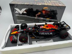 Minichamps Oracle Red Bull Racing RB19 Verstappen Winner Australian GP 2023 1/18 Serie Max Verstappen Webshop - scala 1:18