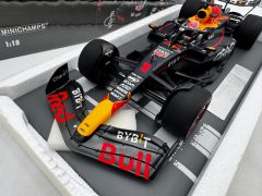 Minichamps Oracle Red Bull Racing RB19 Verstappen Winner Spanish GP 2023 1/18 Serie Max Verstappen Webshop - foto 6