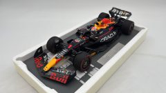 Minichamps Oracle Red Bull Racing RB19 Verstappen Winner British GP 2023 1/18 Serie Max Verstappen Webshop - foto 3