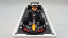 Minichamps Oracle Red Bull Racing RB19 Verstappen Winner Italian GP 2023 1/18 - foto 2