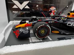 Minichamps Oracle Red Bull Racing RB20 Verstappen Winner Emilia-romagna GP 2024 1/18 - foto 7