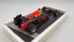 Minichamps Red Bull Racing Tag Heuer RB12 Verstappen 1st F1 Win Spanish GP 2016 1/18 - foto 6