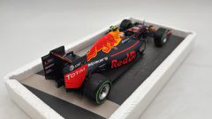 Minichamps Red Bull Racing Tag Heuer RB12 Verstappen 3rd Brazilian GP 2016 1/18 - foto 6