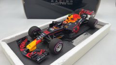 Minichamps Red Bull Racing Tag Heuer RB13 Verstappen Winner Mexican GP 2017 1/18 - scala 1:18