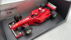 Minichamps Ferrari F300 E. Irvine 1998 1/18 scatola leggermente usurata - foto 2