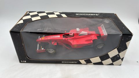 Minichamps Ferrari F300 E. Irvine 1998 1/18 scatola leggermente usurata