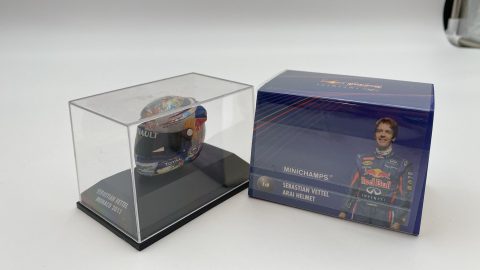 Minichamps Casco F1 Arai Helmet Sebastian Vettel Monaco 2011 1/8