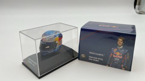 Minichamps casco helmet Arai Sebastian Vettel Istanbul 2011 1/8