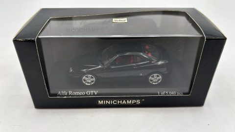 Minichamps Alfa Romeo GTV 2003 1/43