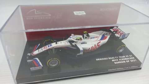 Minichamps Haas F1 VF-21 Mick Schumacher Bahrain GP 2021 1/43