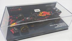 Minichamps Red Bull RB18 M. Verstappen Miami GP 2022 1/43 - scala 1:43