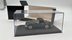 Minichamps MG B Cabriolet Softtop 1962-1969 racing green 1/43 - scala 1:43