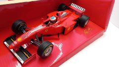 Minichamps Ferrari F310B M. Schumacher 1997 1/18, confezione usurata - scala 1:18