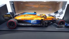 Minichamps McLaren MCL35M L. Norris Pole Position Russian GP 2021 1/18 - foto 7