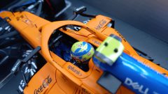 Minichamps McLaren MCL35M L. Norris Pole Position Russian GP 2021 1/18 - foto 5