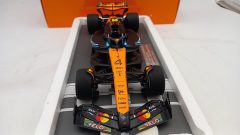 Minichamps McLaren MCL39 Lando Norris WC Abu Dhabi GP 2025 1/18 - foto 3
