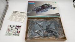 Monogram AV-8A Harrier 1/48 kit di montaggio aereo militare - scala 1:48