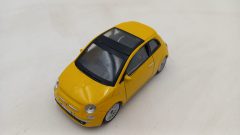 Mondo Motors Fiat 500 1/43, presenta qualche piccolo segno, senza scatola originale - scala 1:43