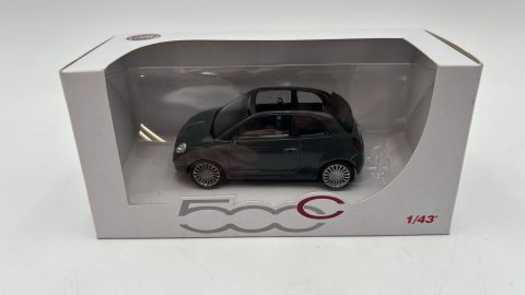 Mondo Motors Fiat 500 C 1/43