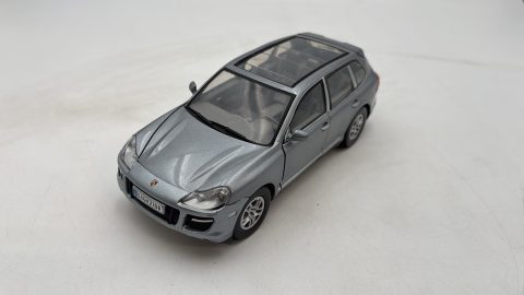 Motormax Porsche Cayenne Turbo 1/24 senza scatola originale