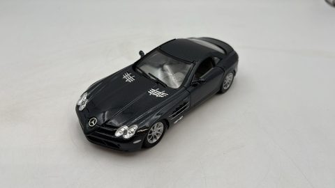 Motormax Mercedes-Benz SLR McLaren 1/24 senza scatola originale