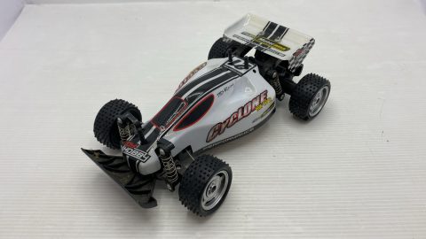 Motorama R/C Cyclone MK 2012 1/20 R/C, senza batterie, funzionamento non verificato, senza scatola originale, radiocomando non incluso